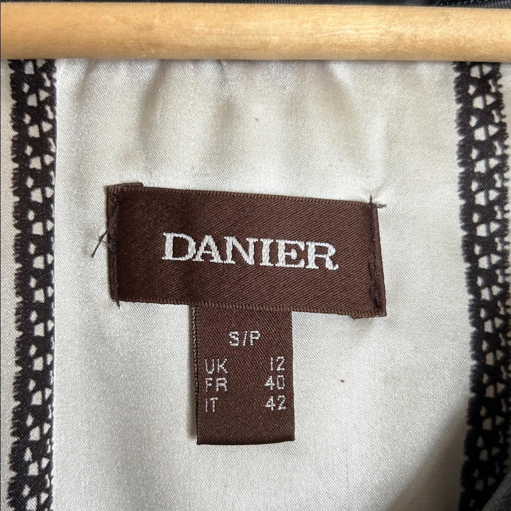 # 145 amazing very classy DANIER leather jacket with a zip out lining - Picture 6 of 13
